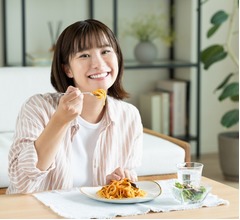 「パスタを食べると、人は幸せに」イタリアの大学が1500人以上を対象に研究