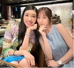 アンミカ「顔が小さすぎる」、&ldquo;可愛すぎる妹&rdquo;田中みな実と頬寄せショット