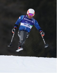 鈴木「おじちゃんも頑張る」＝アルペン〔パラリンピック〕