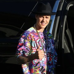 ビーバー宅に警察が1日4度訪問、近隣から夜間の大音量音楽に苦情。