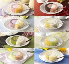 ローソンが8種のご当地ロール、各地の食材使用したハーフ＆ハーフ仕様。