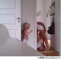 双子に奮闘するママに大反響、寝かしつけようと2部屋を行ったり来たり。