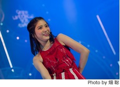 川島海荷「嬉しくて仕方ない」、熱気ムンムン9nineと過ごすXmasライブ。