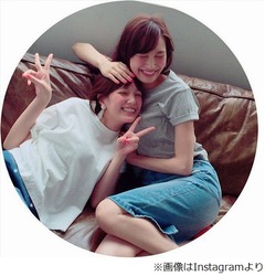 本田翼と大政絢のラブショット、あまりにかわいい2人にファン悶絶。