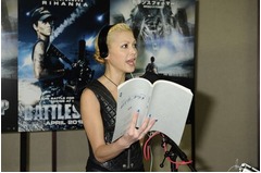 土屋アンナがハリウッド希望も「この顔なのに英語がダメなんです&hellip;」。