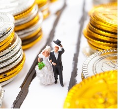 &ldquo;年の差婚&rdquo;カップル、祖父と孫娘だった