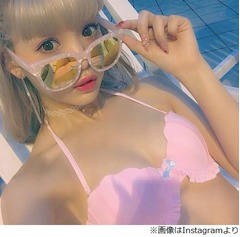 にこるん「胸が尋常じゃなく垂れてる&hellip;」