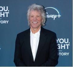 ジョン・ボン・ジョヴィ、女性説得し&ldquo;橋から飛び降り&rdquo;阻止