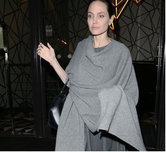 アンジェリーナ・ジョリーが一時的な親権獲得