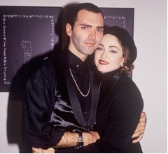 &ldquo;マドンナの弟&rdquo;がん闘病の末に63歳で死去、マドンナがインスタで追悼