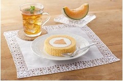 プレミアムロールに初メロン、夕張メロンを使用した夏らしい一品。