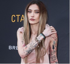 「マイケル・ジャクソンの誕生日」SNSで祝福しなかった娘にネット民が罵詈雑言