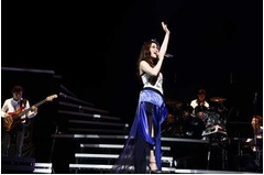 JUJUがイメージ覆すLIVE演出、ダンサー入れたパフォーマンス披露。