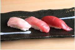 小僧寿しがプチ贅沢立喰い店、新業態「築地 鉢巻太助」をオープン。