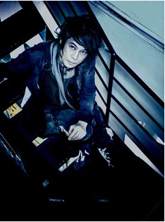 森友嵐士がスマホ69台でMV撮影、フル公開に先駆けYouTubeに予告映像。