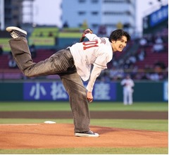 渡邊圭祐「芸能界に入っての目標」地元・仙台の楽天戦で始球式
