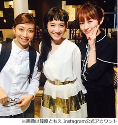 ELT持田がアイドル時代を語る「水着着て遊園地とかで歌ってました」。