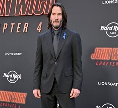 数々のアクション乗り越えてきたキアヌ・リーブス、「ラグマットにつまずいて」膝骨折