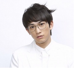 町田啓太&ldquo;冴えない理系男子&rdquo;姿に「ダサ可愛い」
