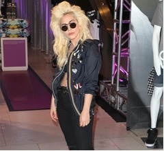 ガガ、スターバックスのドリンクを考案