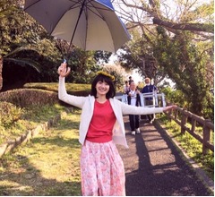 波瑠が&ldquo;陽気な浮かれポン&rdquo;姿を披露