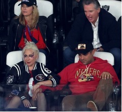 レディー・ガガ「本当に最悪の事態。泣いてます」ネットの&ldquo;妊娠説&rdquo;否定