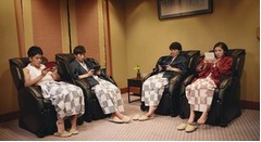 「モンハン」新CMに松岡茉優ら、&ldquo;狩り部&rdquo;温泉旅行で和気あいあい。