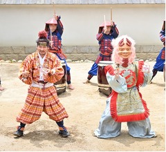 岡田准一「3年ぶり。V6の時以来踊っていない」マック&ldquo;エビプリ王&rdquo;CMでエビダンス