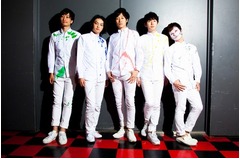 世界初&ldquo;塩顔芸人エアバンド&rdquo;の新PV、ピスタチオ・小澤ら5人組。