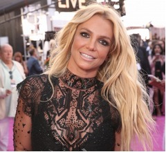 &ldquo;ベンツのフロントガラスを蹴り割るブリトニー・スピアーズ&rdquo;激写される