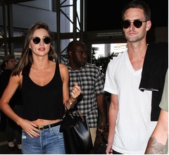 ミランダ・カー、婚約者との&ldquo;初夜&rdquo;はまだ