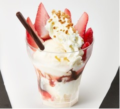 &minus;196℃の液体窒素で瞬間凍結させたアイス