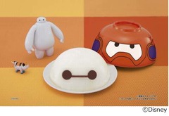 「ベイマックス」の顔型ケーキ、白くて柔らかいボディは求肥で表現。