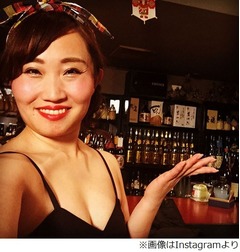 色っぽい&ldquo;ママ&rdquo;キンタロー。「レトロ感半端ない」「場末感凄いｗ」。