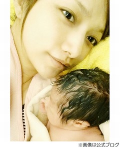 ゴマキが第1子女児出産を報告、あまりの痛さに「声が駐車場まで&hellip;」。