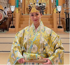 平祐奈の&ldquo;神職の装束&rdquo;姿に反響「めっちゃ似合う」「神々しい」