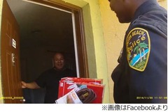 警官が届けたXmasツリーに反響、2歳からの一本の電話がきっかけ。