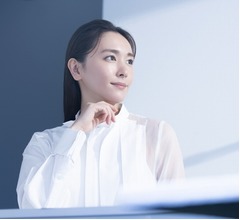 新垣結衣、パソコン作業増えて家でポチポチ「イメージないですよね（笑）」