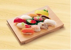 小僧寿しが主要商品1円値下げ「アベノミクス効果が全体に及んでない」。