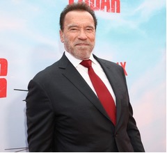 シュワルツェネッガー、家政婦と浮気した「過ち」に触れる