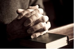 「泥棒を下痢に」修道士が祈り、教会から立て続けに聖書盗まれ怒る。