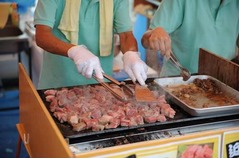 真夏の&ldquo;牛肉料理&rdquo;頂上決戦、近江牛の地で「牛肉サミット2014」開催。