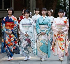 乃木坂46が乃木神社で&ldquo;成人式&rdquo;、過去最多タイの8人が新成人に