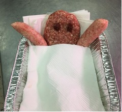 肉屋の&ldquo;出産祝い&rdquo;が軽くホラー