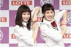 広瀬すずが&ldquo;なかよしダンス&rdquo;、仲良し南乃彩希とCM共演に「不思議」。