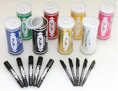 キュートな「マッキー」の缶詰、定番油性マーカー10本をスチール缶に。