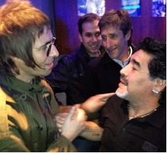 リアム＆ノエル、マラドーナに銃で脅された過去