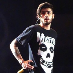 元1Dゼインはメールで婚約破棄、関係者も怒る「信じられないですよ」。