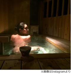 菜々緒インスタが興奮のるつぼに、超セクシー全裸入浴写真にファン歓喜。