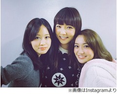 両脇に最強コンビの前田敦子＆大島優子従える&ldquo;センター野呂&rdquo;。